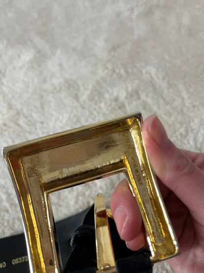 Ceinture Escada vintage avec détails dorés, pièce rare