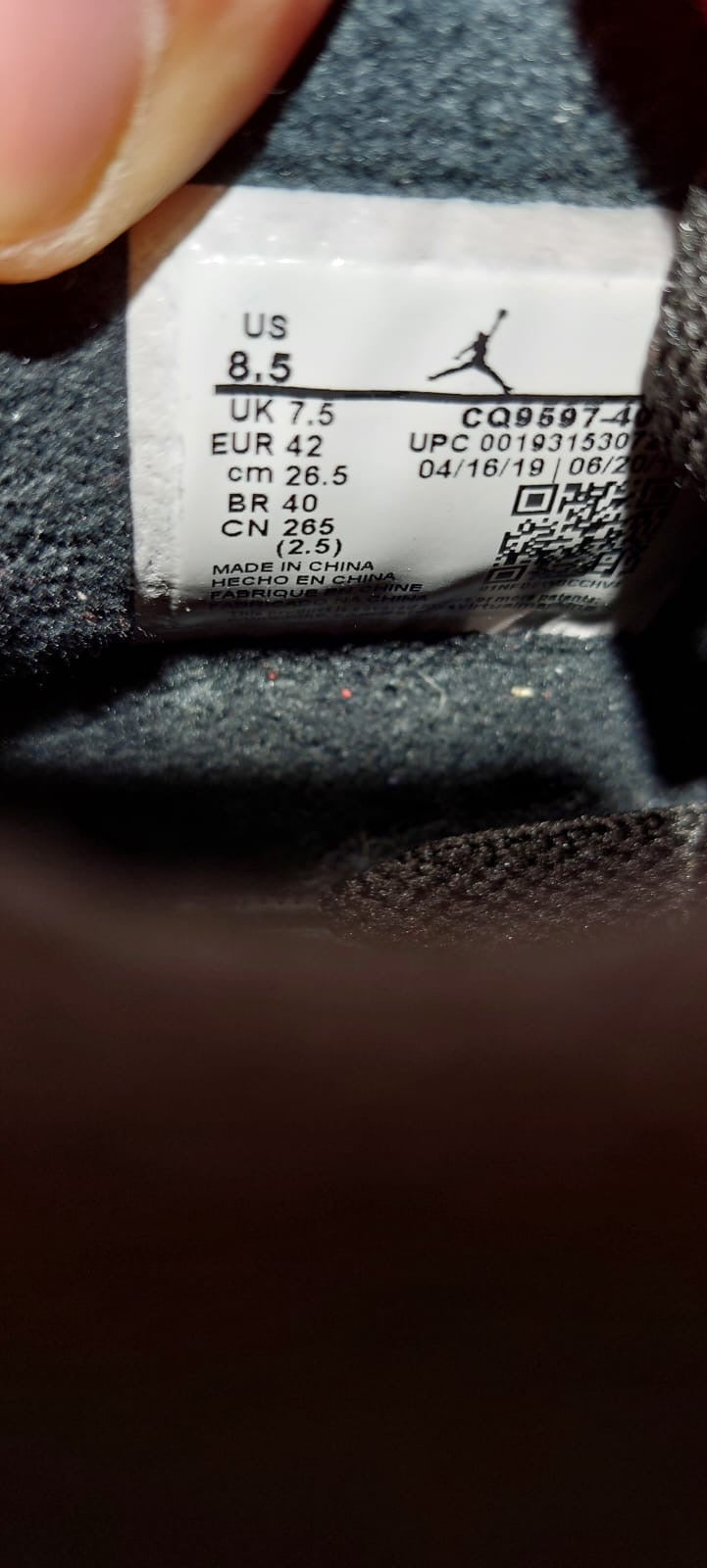Air Jordan 4 Retro Winter