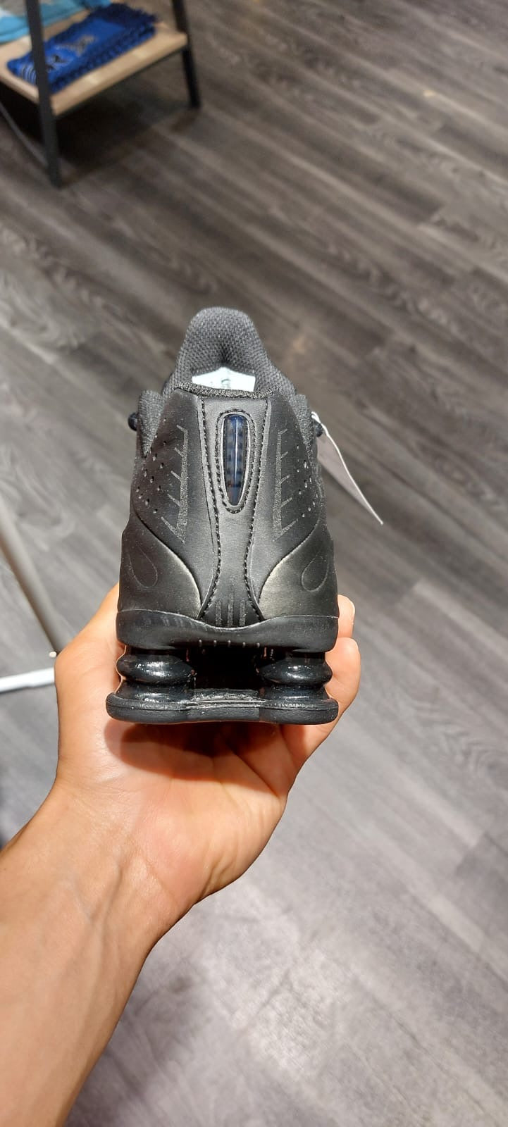Nike Shox R4